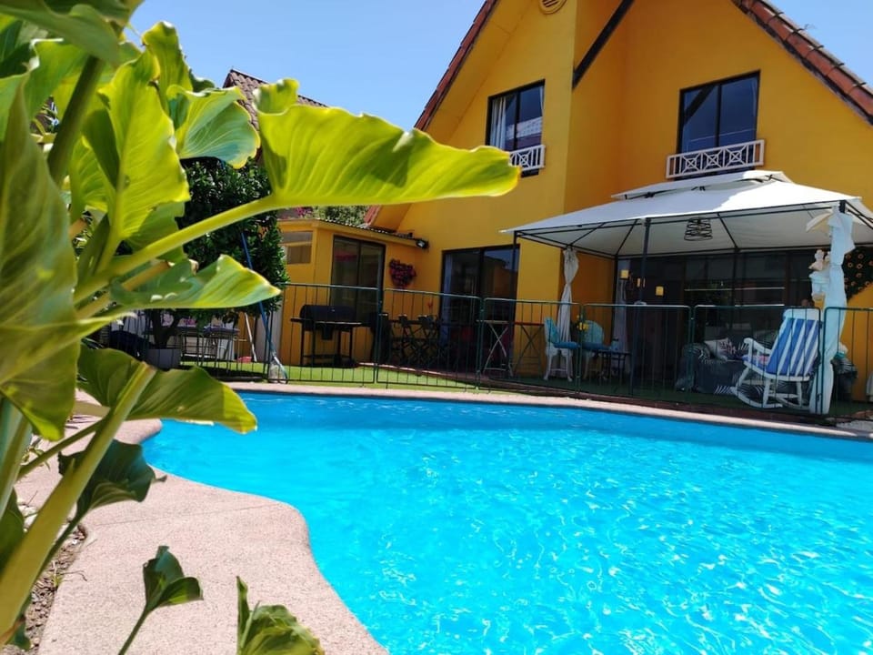 Patio, Day, Pool view, Swimming pool, sunbed