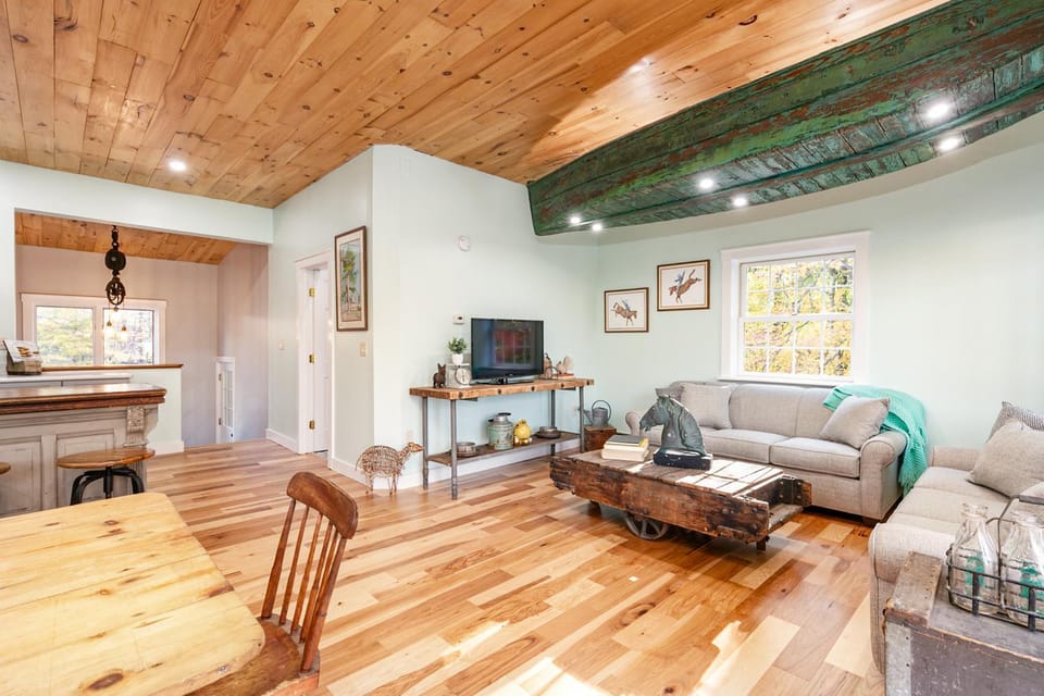 Lockes Hill Retreat - Close to Gunstock House in Gilford