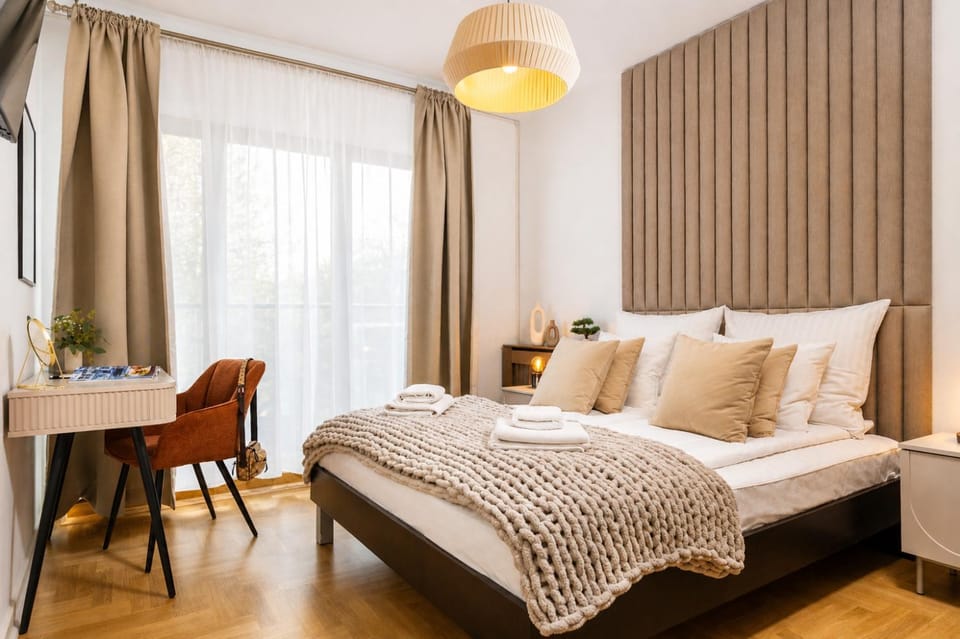 Bed, TV and multimedia, Bedroom, heating, internet, towels, wardrobe