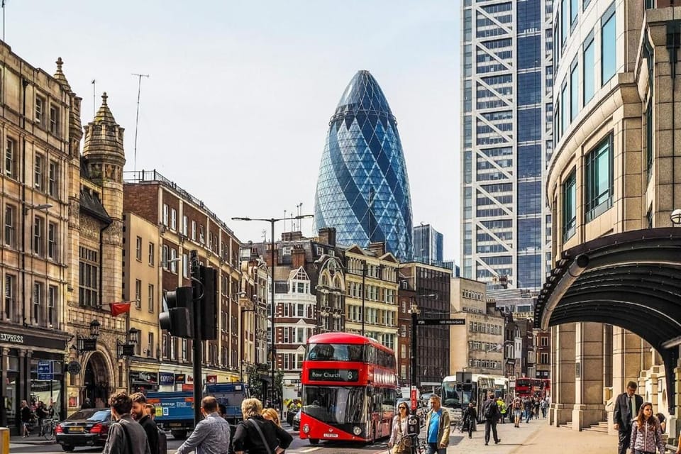 AURA Shoreditch Stay by KeyHol Stays Apartment in London Borough of Hackney