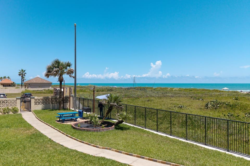 10th-Floor 3BR w/ Balcony: Suntide III - Unit 1006 House in South Padre Island