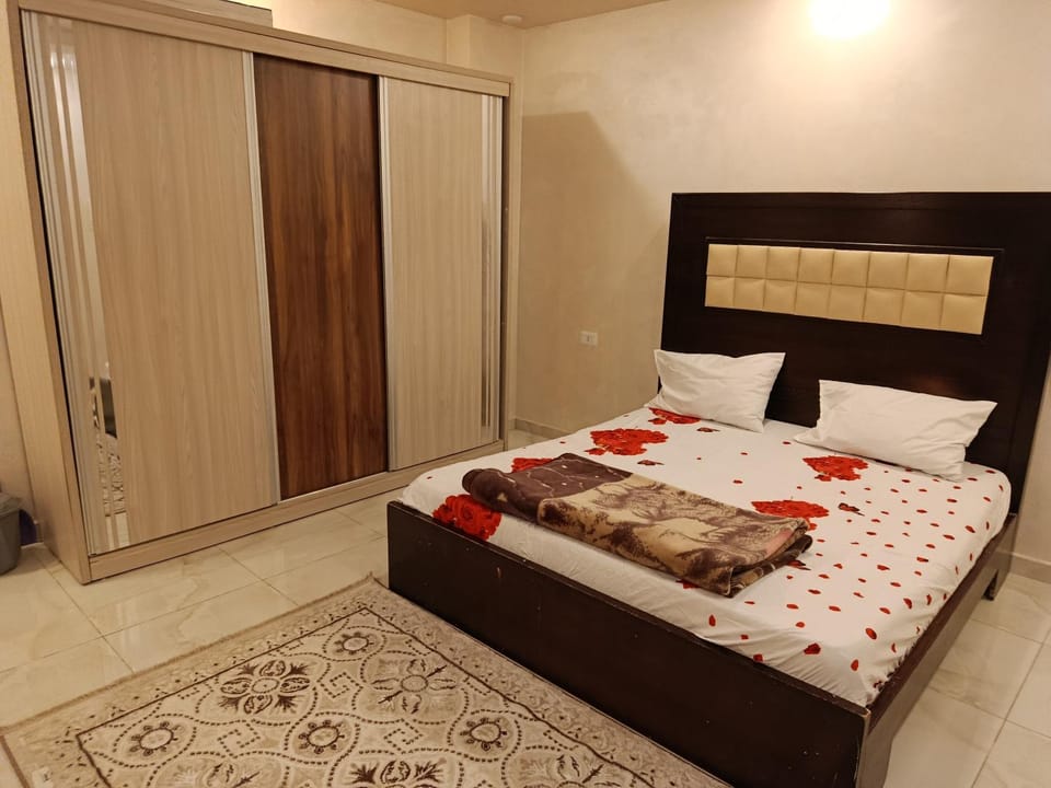 غرفه مفروشه ومكيفه بجانب الكارفور اربد Apartment in North District