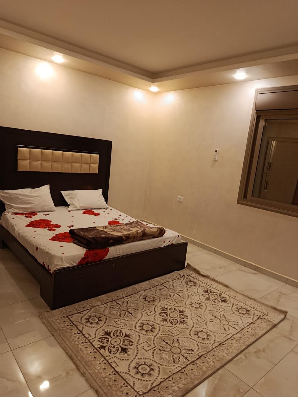 غرفه مفروشه ومكيفه بجانب الكارفور اربد Apartment in North District
