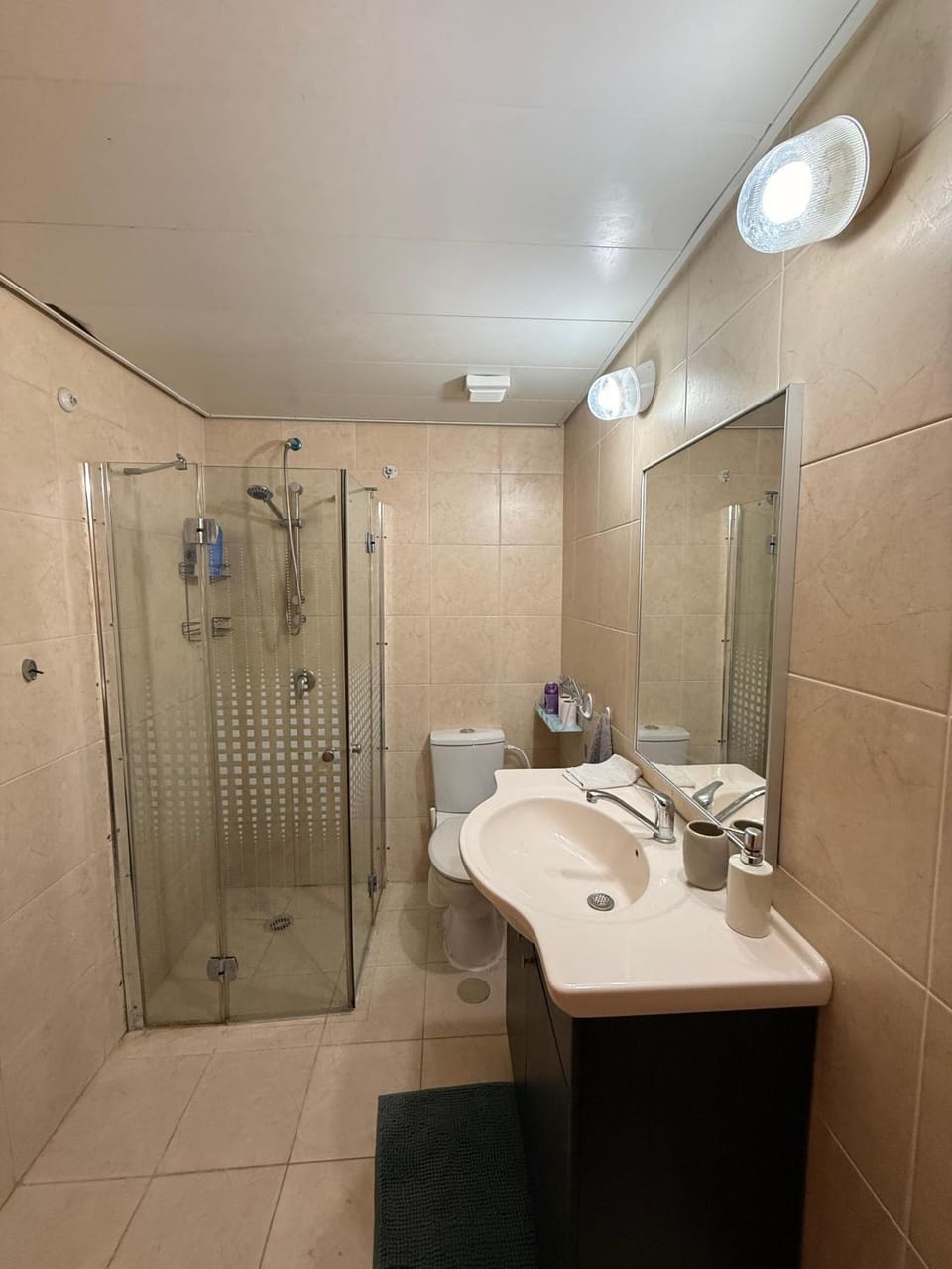 נוף ראשון לים Apartment in South District
