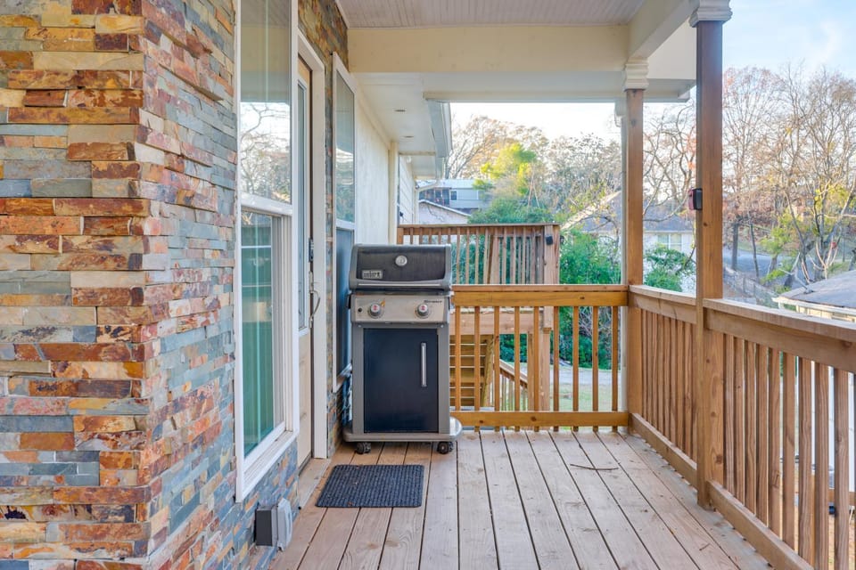 Walk to Avondale Eats & Brews: Urban Getaway House in Birmingham