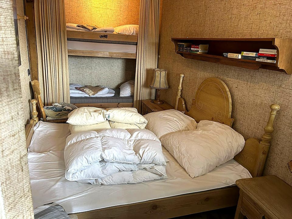 Bed, Bedroom, bunk bed