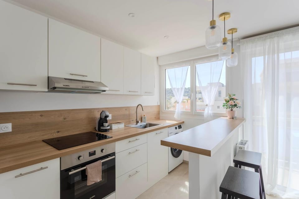 Studio lumineux VUE MER - NEUF entre Monaco-Menton - WIFI Apartment in Roquebrune-Cap-Martin