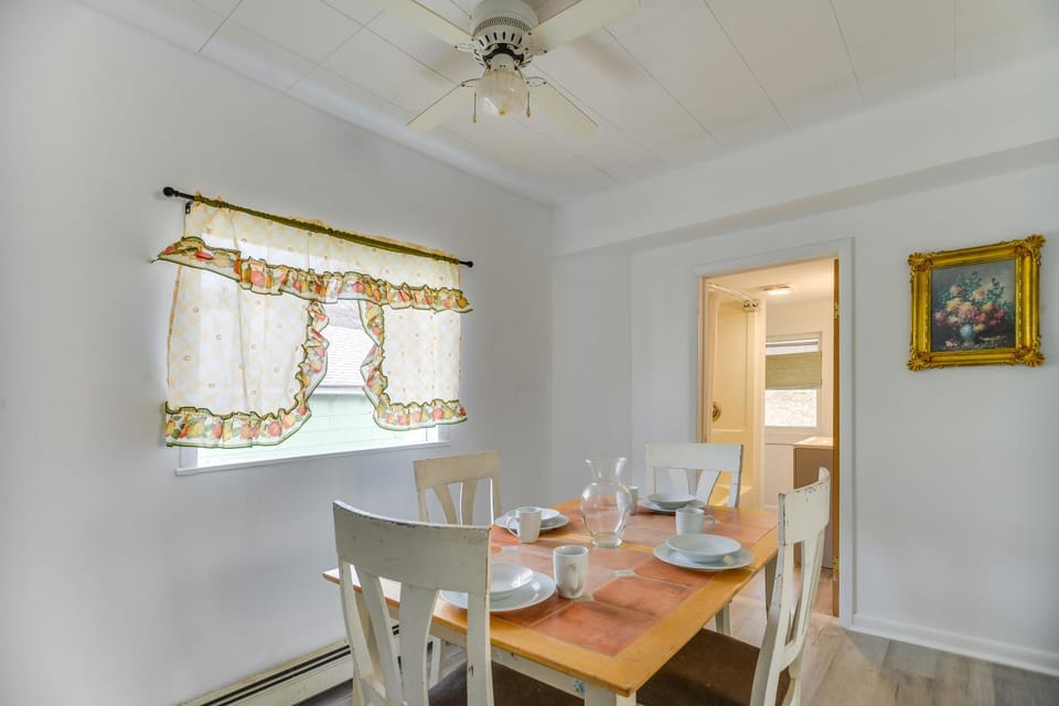 Main St Apt w/ Pool Table & Sauna in Westernport! Apartment in Maryland