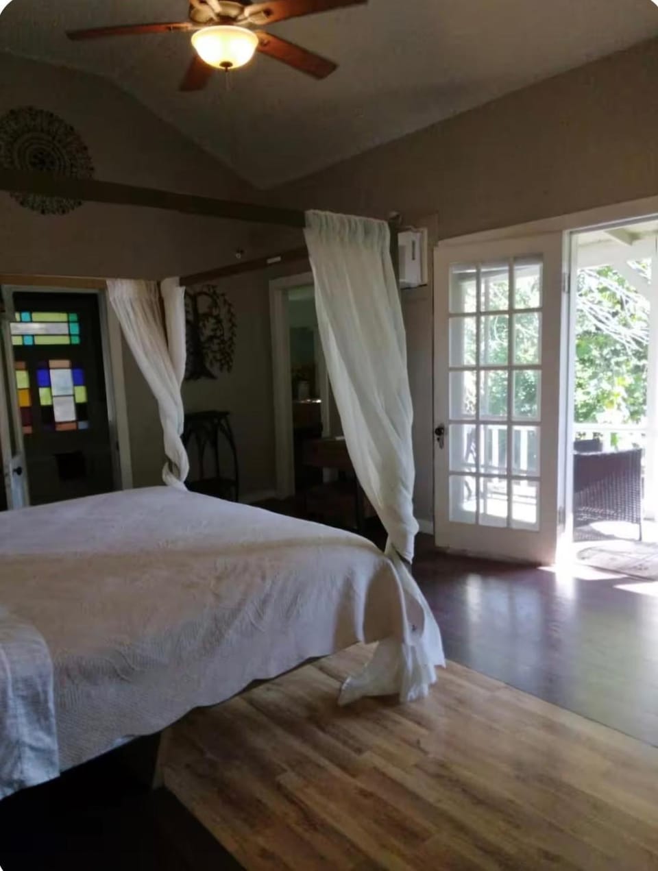 Stepping Stones Townhouse on Spring Apartment in Eureka Springs