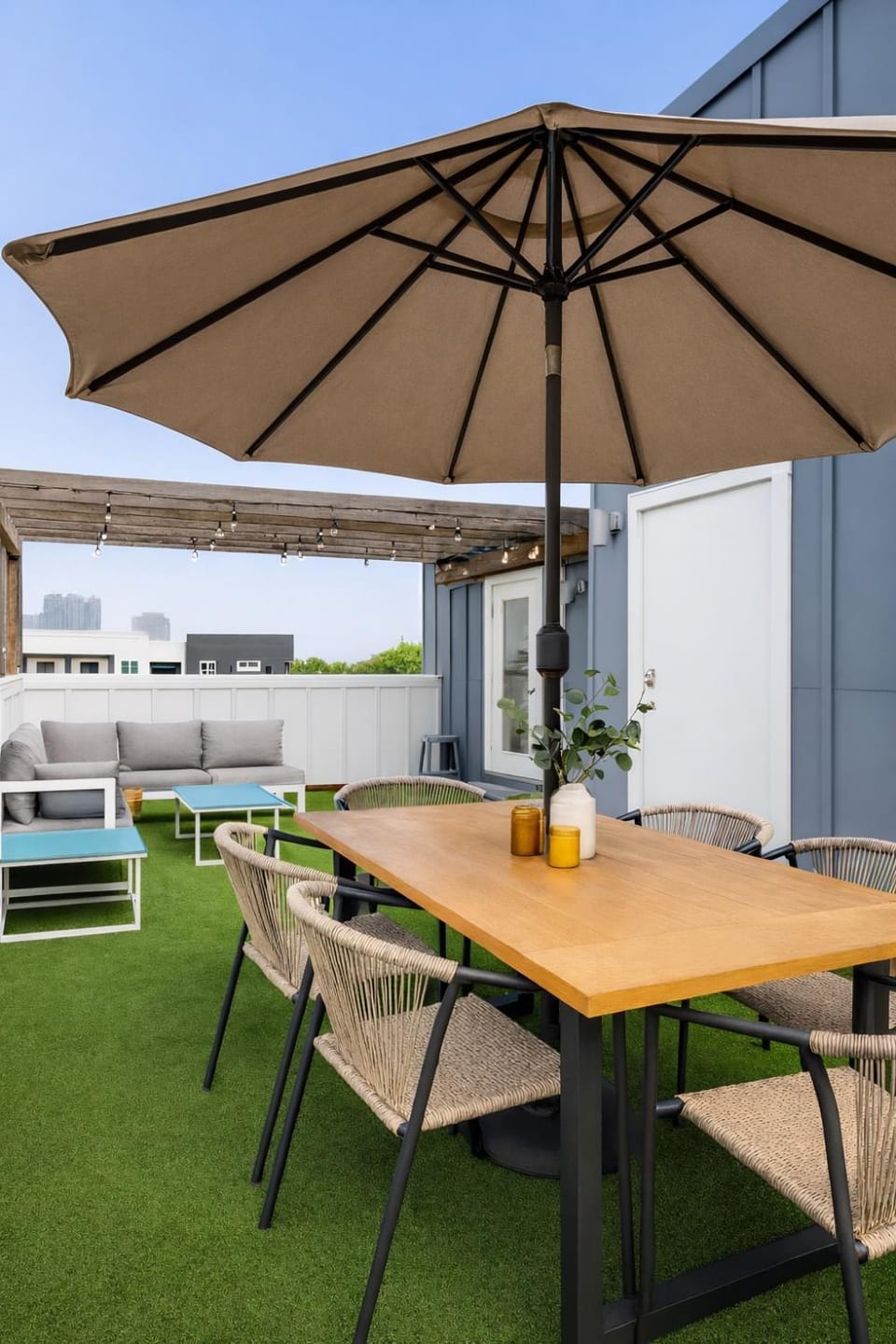 Patio, Day, Balcony/Terrace, Seating area, Dining area