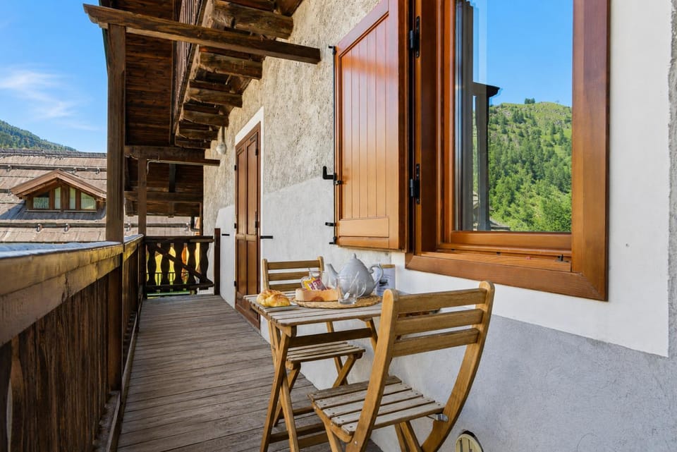 Hostdomus - Inside Alps Suite Apartment in Piedmont