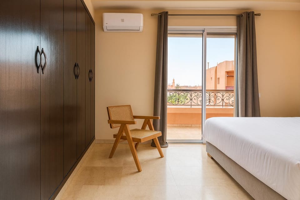 Bed, Photo of the whole room, Bedroom, wardrobe, air conditioner