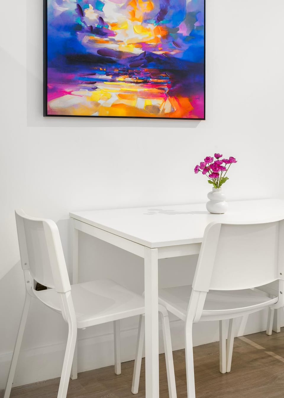 Decorative detail, Seating area, Dining area