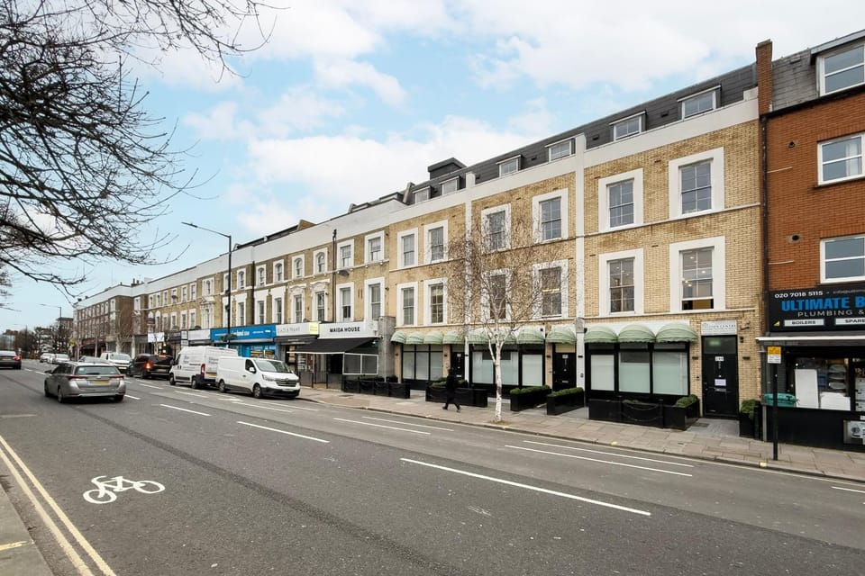 Property building, Neighbourhood, City view, Street view, Location, shuttle