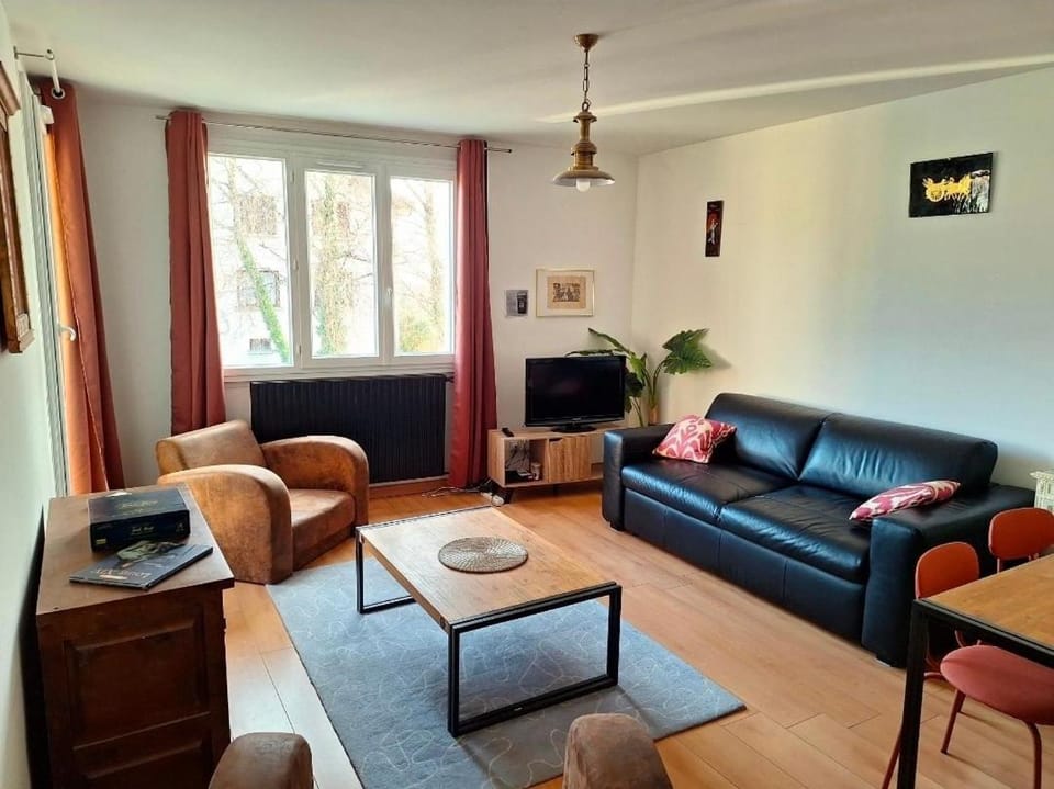 Balcony with Alpine views, garage and parking, Geneva 15 min Apartment in Haute-Savoie