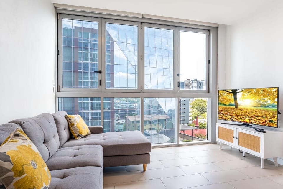 Fortitude Valley Escape with Pool, Gym & Parking Apartment in Brisbane