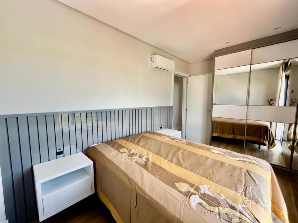 COBERTURA MOBILIADA PRAIA DE PALMAS VISTA MAR Governador Celso Ramos Apartment in Florianopolis
