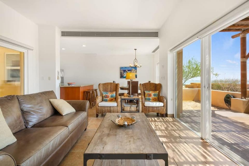 Casa Linda Las Colinas Hillside Residences Resort House in La Paz