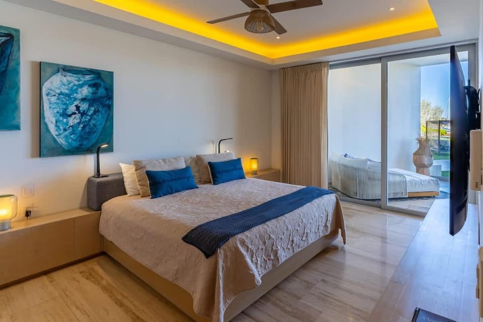Vista Coral 106 - Ground Floor Unit - Marina View Apartment in La Paz