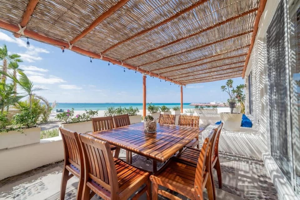 Day, Natural landscape, View (from property/room), Balcony/Terrace, Seating area, Dining area
