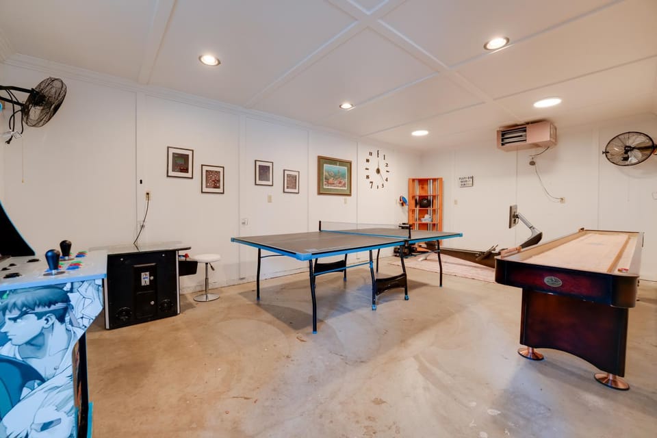 1 Mi to Lake Almanor! Northern Sierra Family Cabin Cabin in Lake Almanor