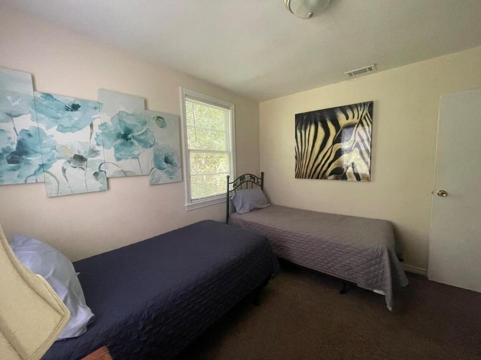 Quiet Retreat not far from Downtown Jax House in Jacksonville