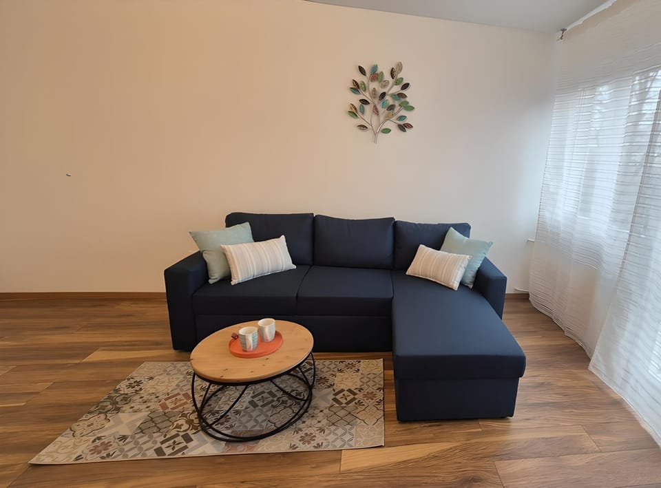 View (from property/room), Living room, Seating area, heating