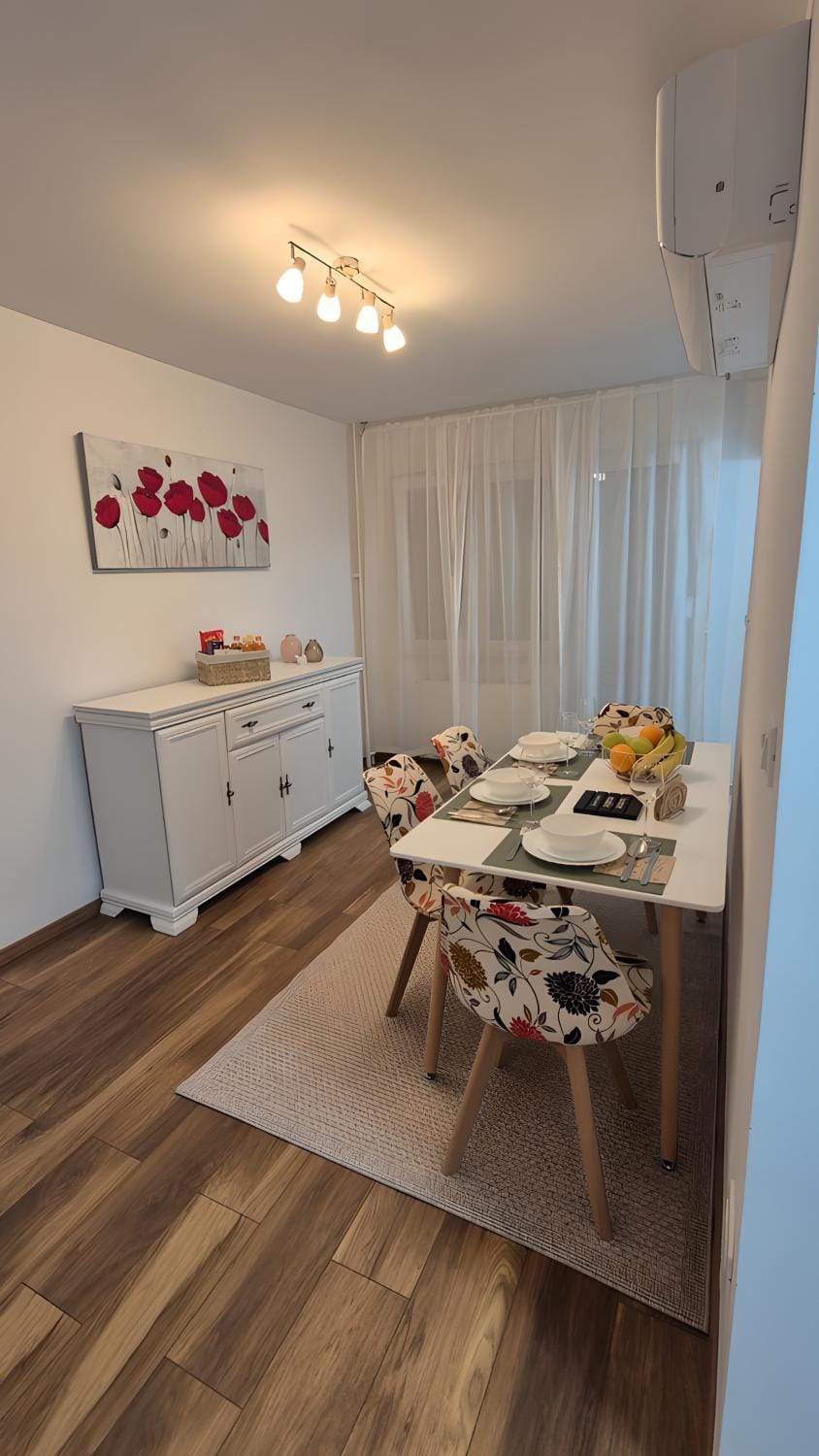 View (from property/room), View (from property/room), Food and drinks, Decorative detail, Decorative detail, Seating area, Dining area, Food, heating, heating