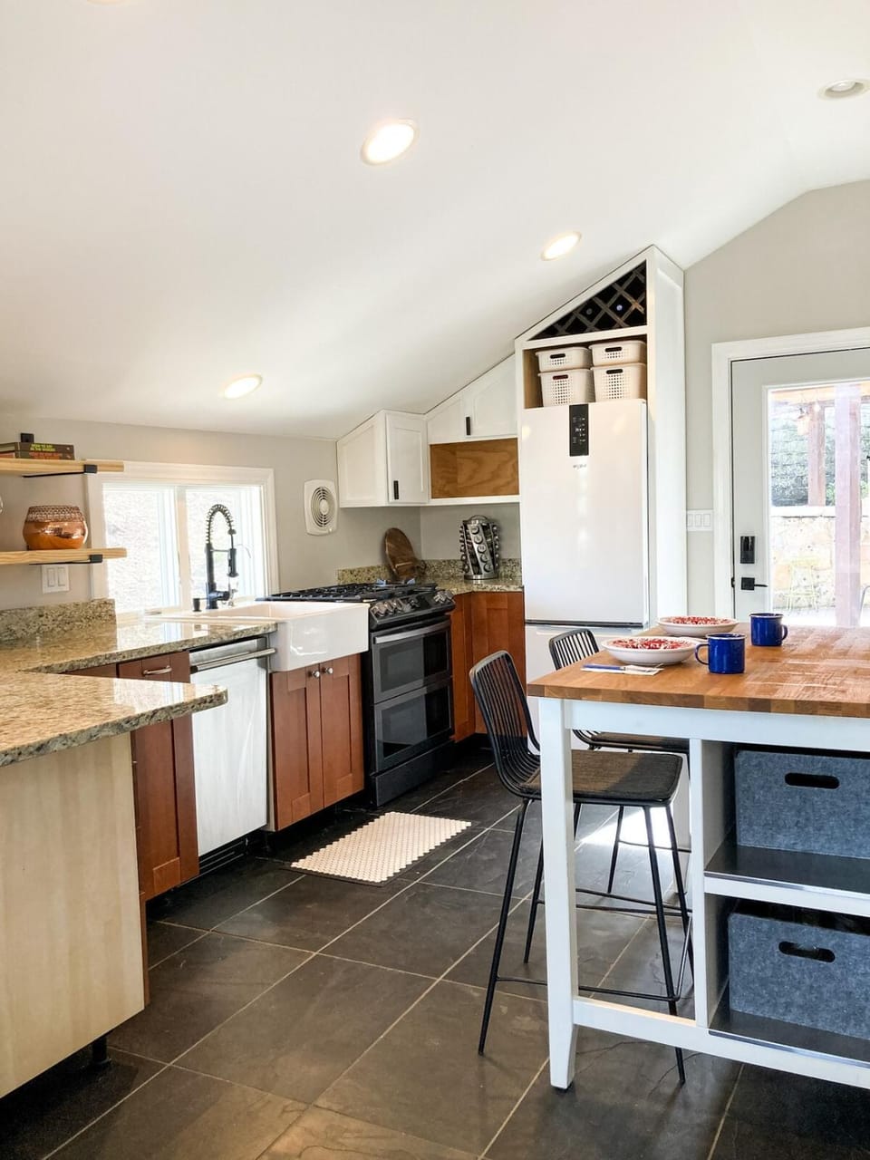 Little Fox Cottage - A Cozy Riverview Getaway Near Chicago House in Fox River Grove