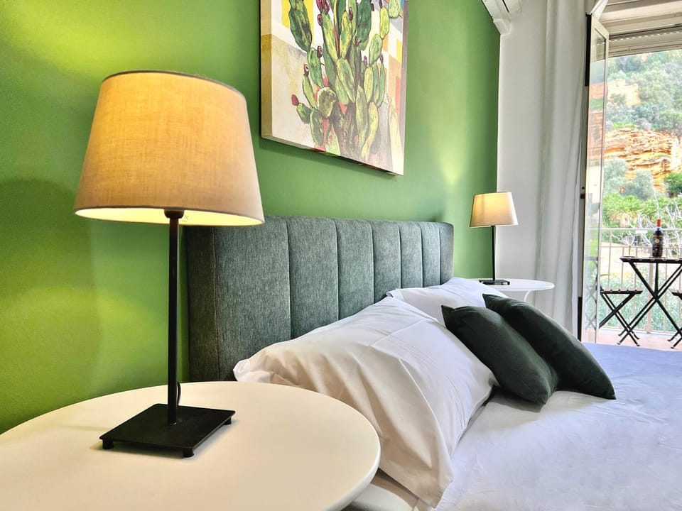 Bedroom, Garden view