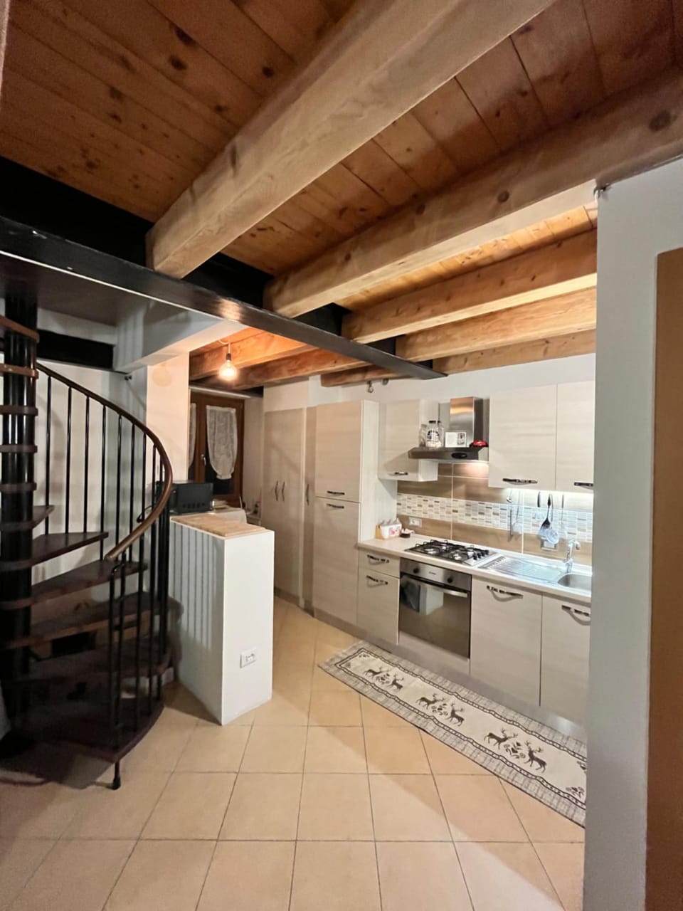 Kitchen or kitchenette, oven, stove