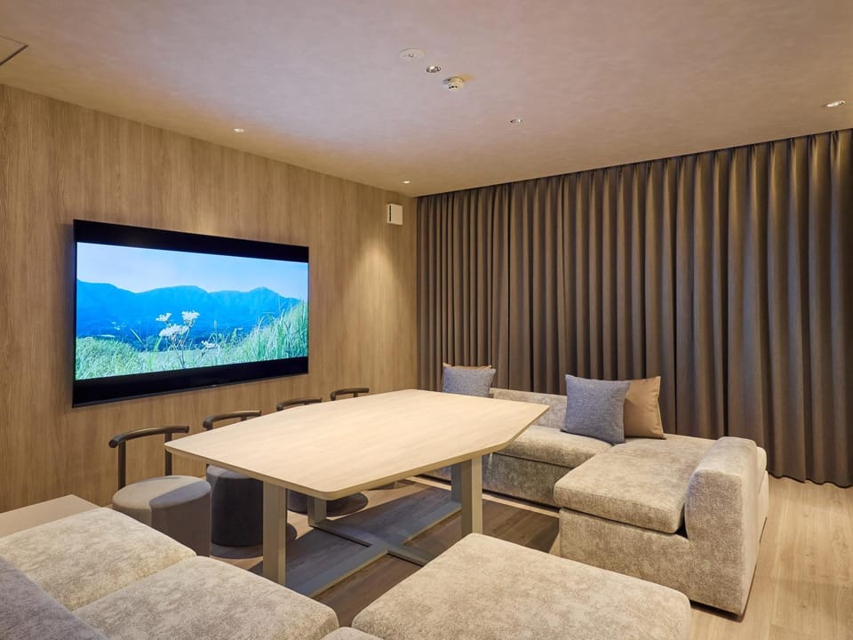 TV and multimedia, Living room, Dining area