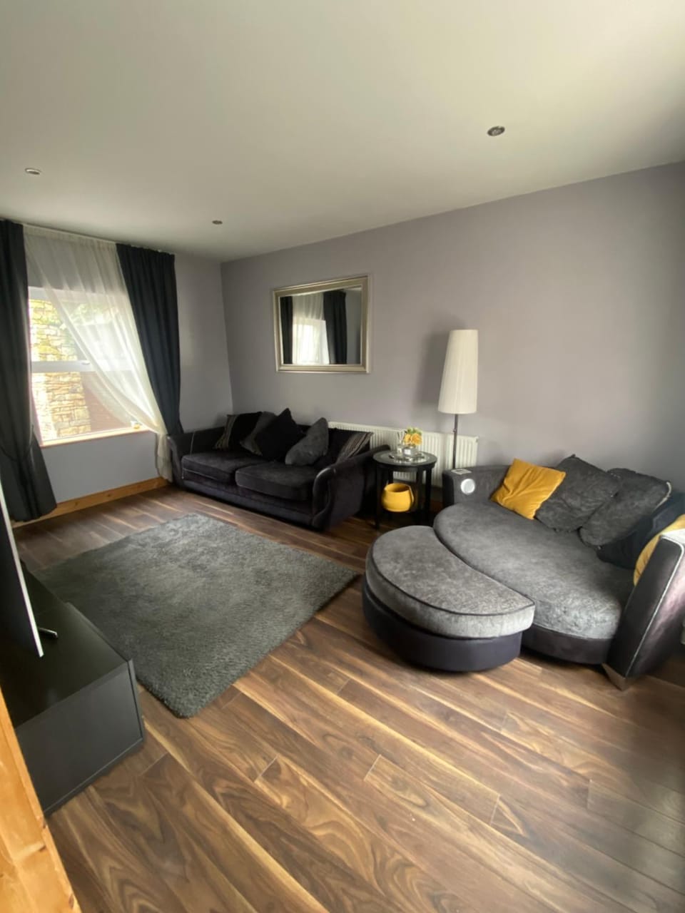 Rockside Villa Cashel Sleeps 6, Jacuzzi Bath, Walk to Rock of Cashel Villa in Co. Tipperary, Ireland
