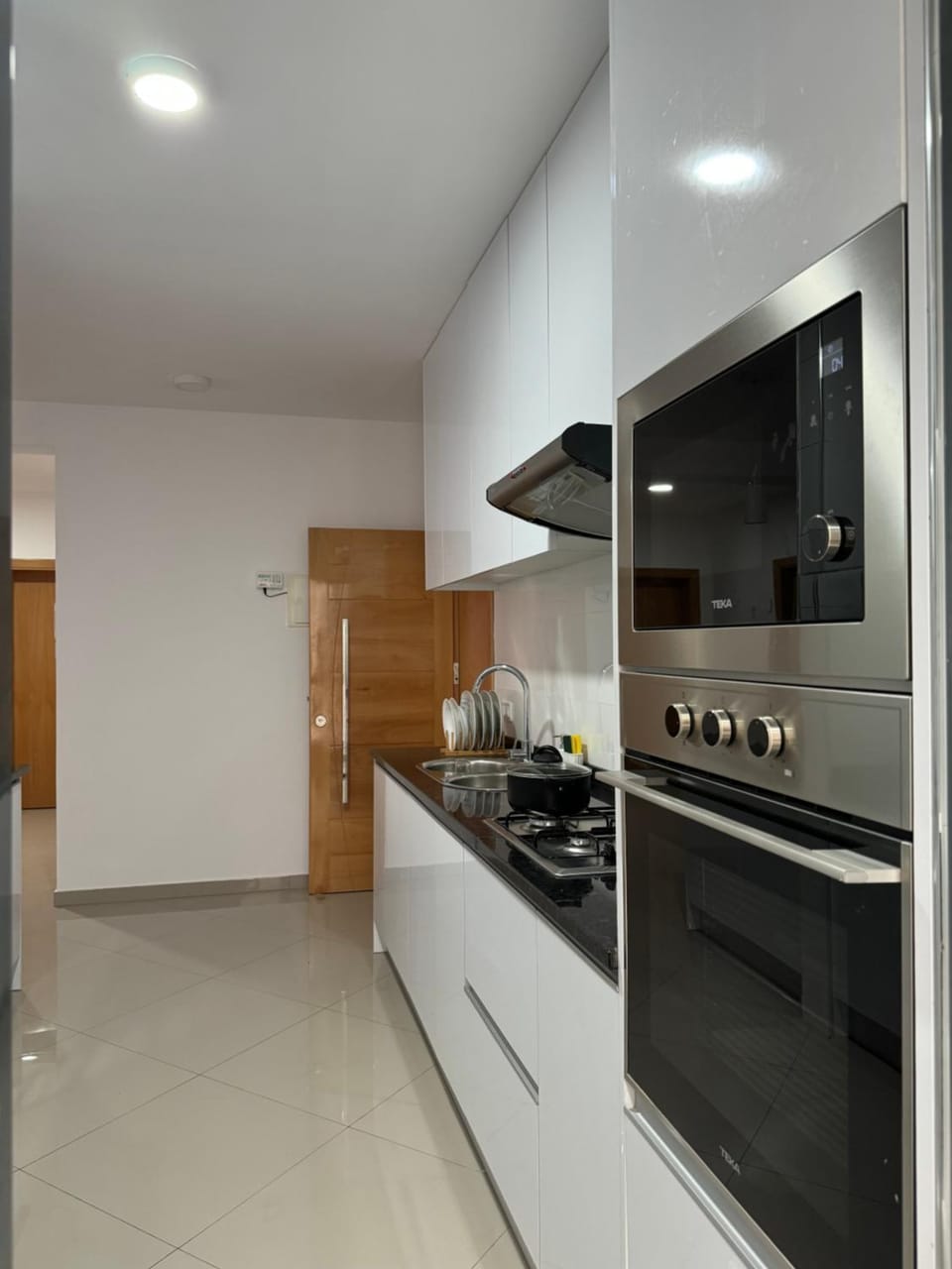 Kitchen or kitchenette, Communal kitchen