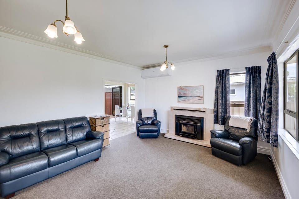 Living room, heating