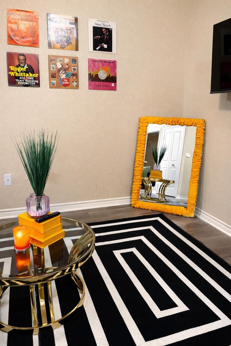 Boutique Condo with Patio Heart of Downtown Memphis Gated Parking Apartment in Memphis