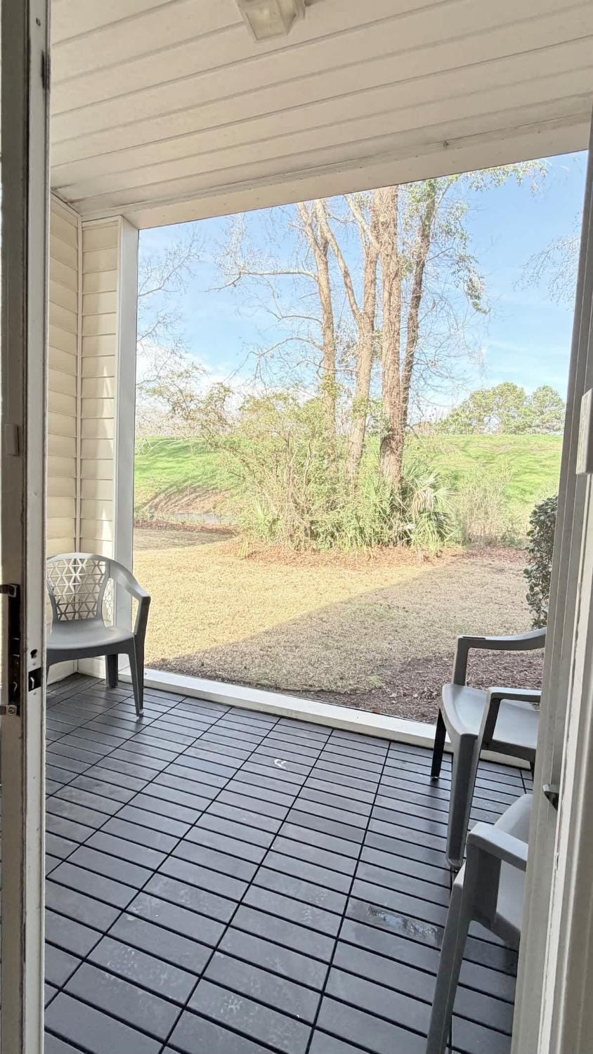 Peaceful Golf Course Retreat 2BR First-Floor Condo Apartment in Carolina Forest