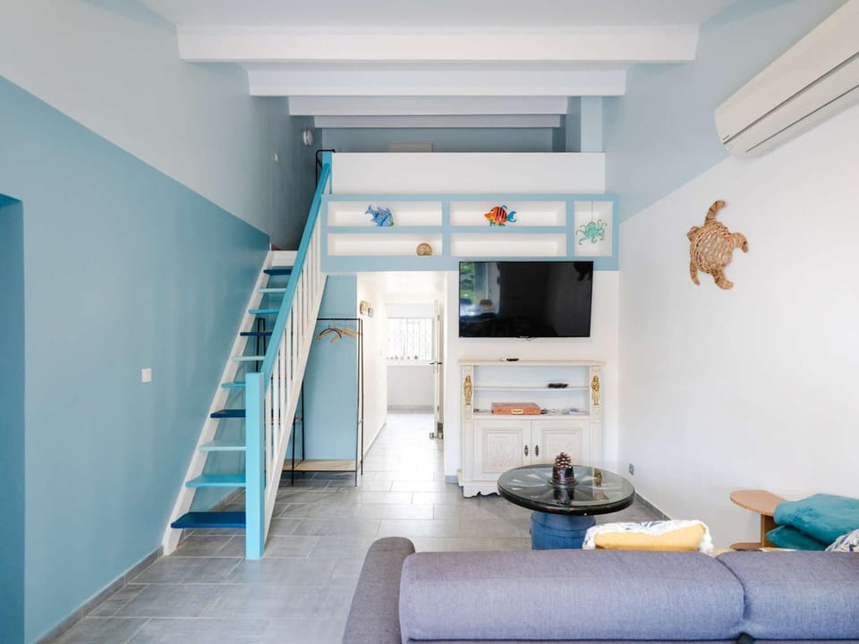 Pavillon climatisé 6 pers. avec parking & vélos à Gruissan - FR-1-409-290 Villa in Gruissan
