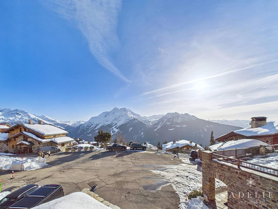Superbe appartement skis aux pieds 80m², WIFI, parking, 8 pers - FR-1-398-692 Apartment in Montvalezan