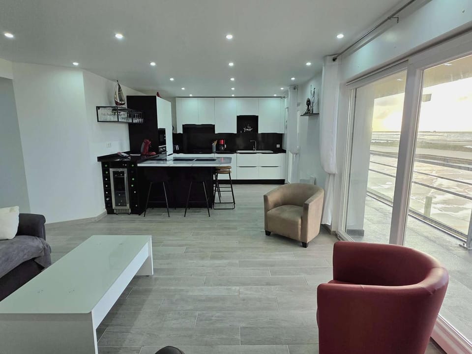 Magnifique T3 en Front de Mer à Wimereux avec Balcon et Wifi - FR-1-675-55 Apartment in Wimereux
