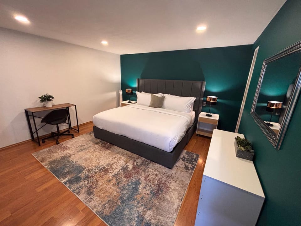 Beautiful & Quiet WFH Apt Across Reforma 222 Mall Apartment in Mexico City