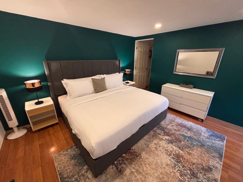 Beautiful & Quiet WFH Apt Across Reforma 222 Mall Apartment in Mexico City