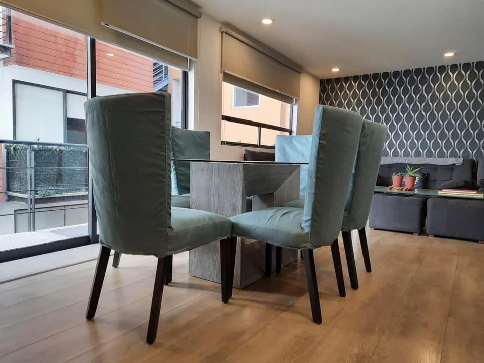 Chic with Loads of Sun & 3 Balconies Near Reforma Apartment in Mexico City