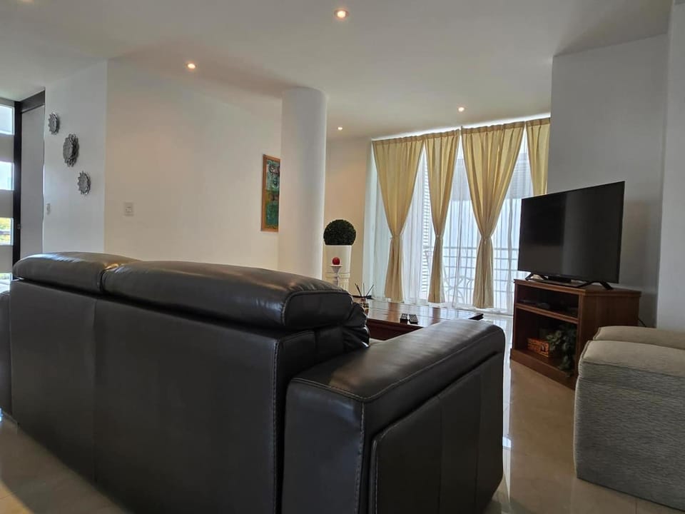 Private Rooftop by Reforma Ave 2BR Parking Apartment in Mexico City