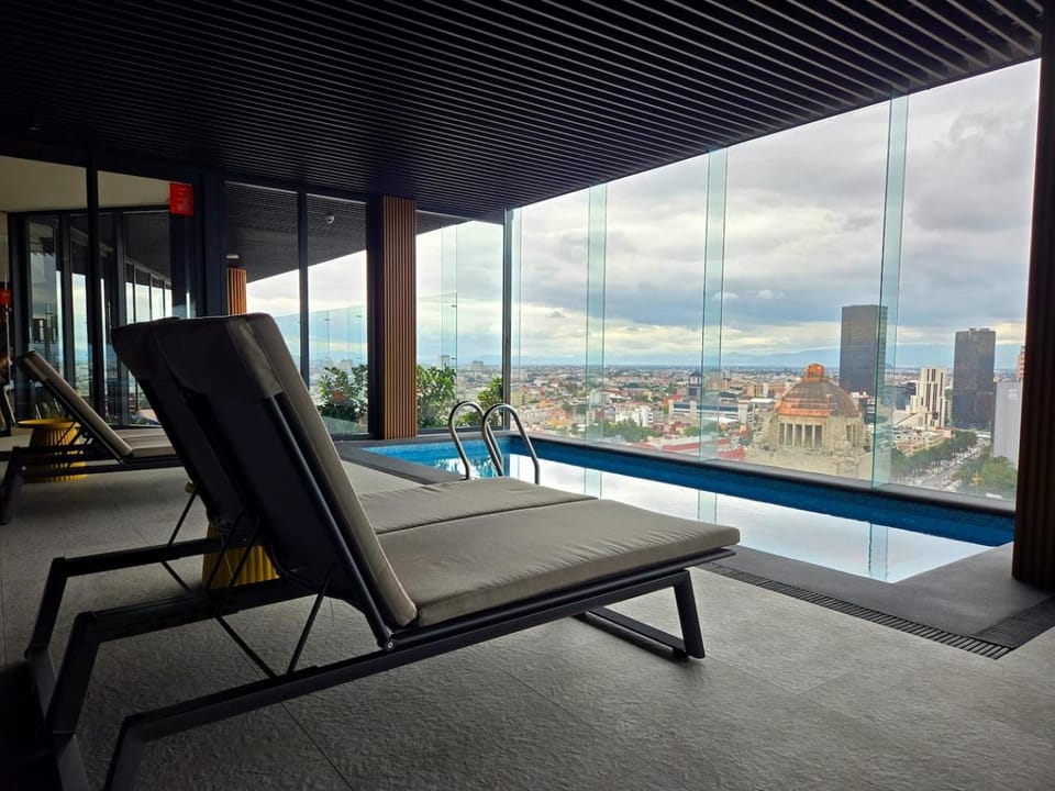 Balconied Peaceful Apt in High-rise with Amenities Apartment in Mexico City