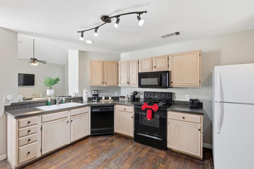 Luxe 3B 5B Cozy Spacious Home 5-Star Stay in Frisco House in Frisco