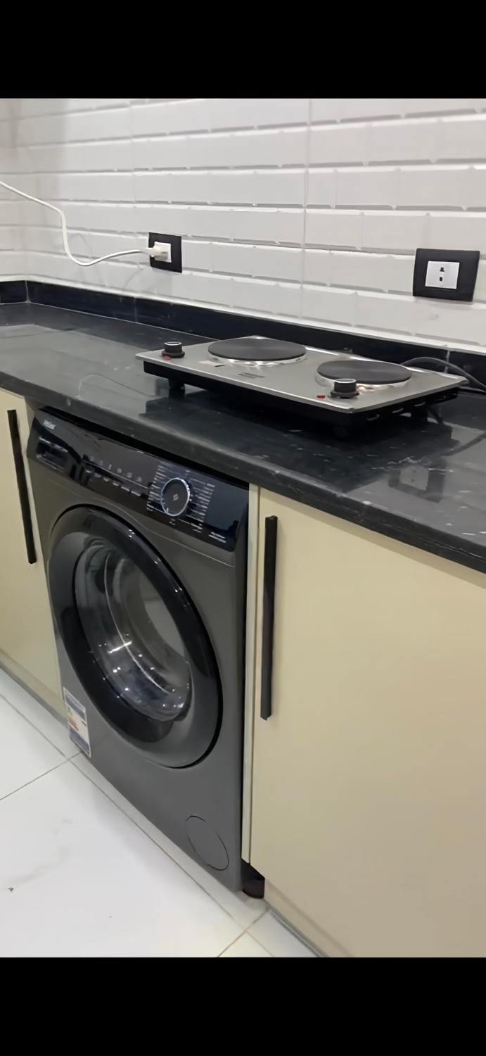 Kitchen or kitchenette, washing machine, dryer