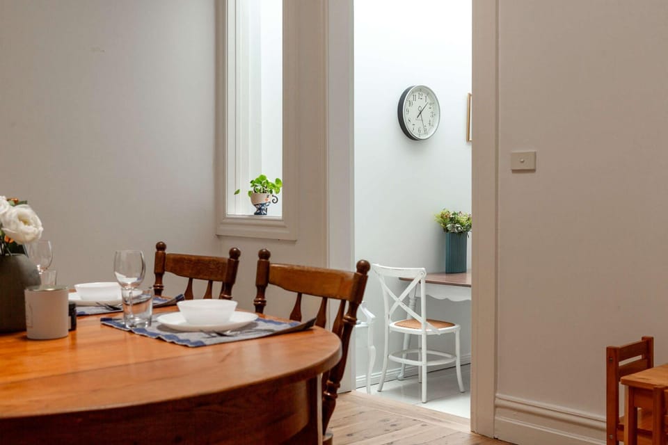 Charming 3 Bed Terrace in Leafy Annandale House in Sydney
