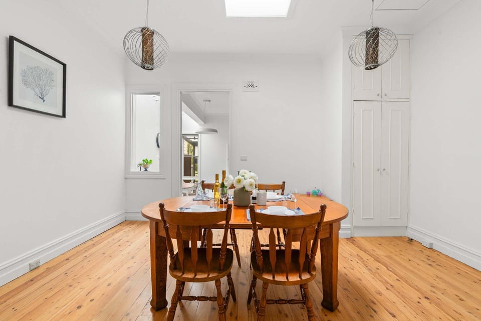 Charming 3 Bed Terrace in Leafy Annandale House in Sydney