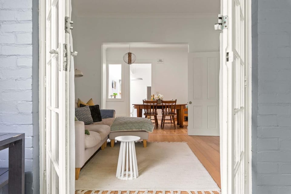 Charming 3 Bed Terrace in Leafy Annandale House in Sydney